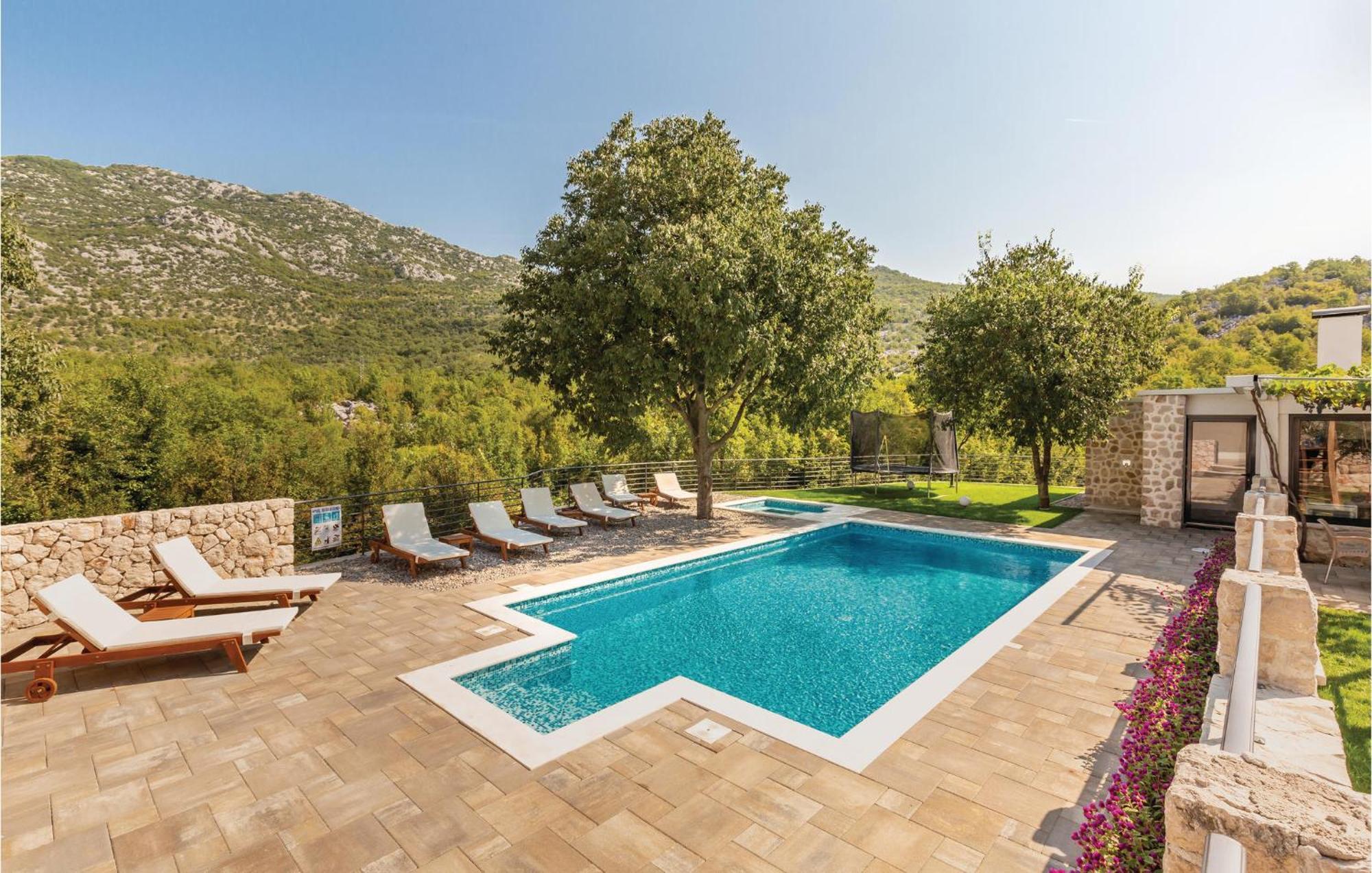 6 Bedroom Gorgeous Home In Zagvozd Dış mekan fotoğraf